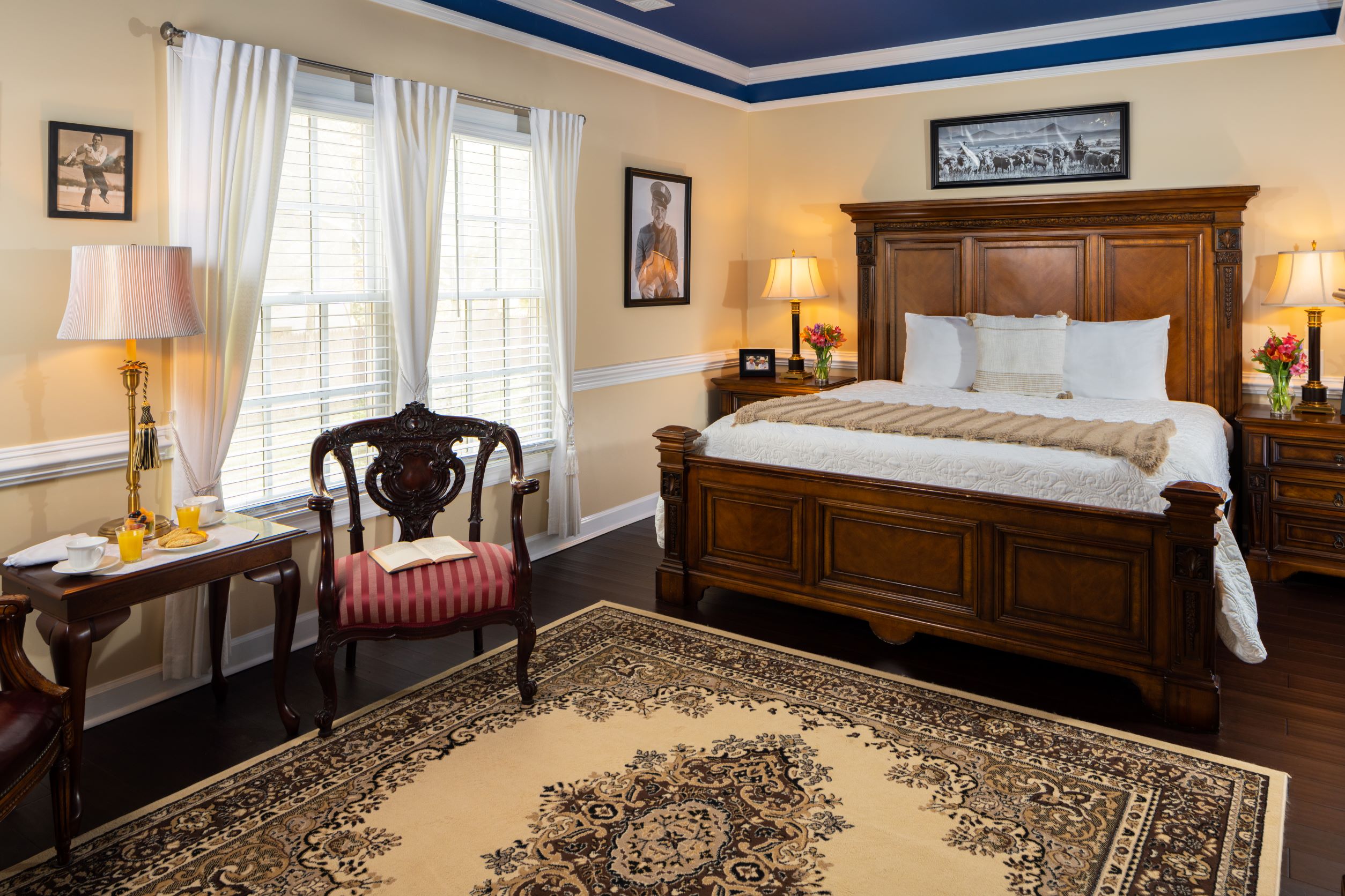 King bed, reagan bedroom, hardwood floors